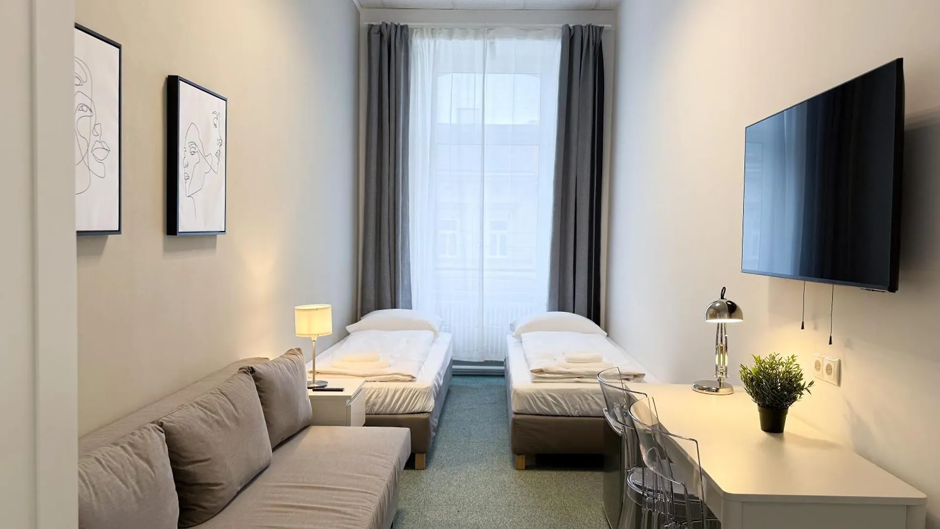 Stay At 140 Viena Albergue