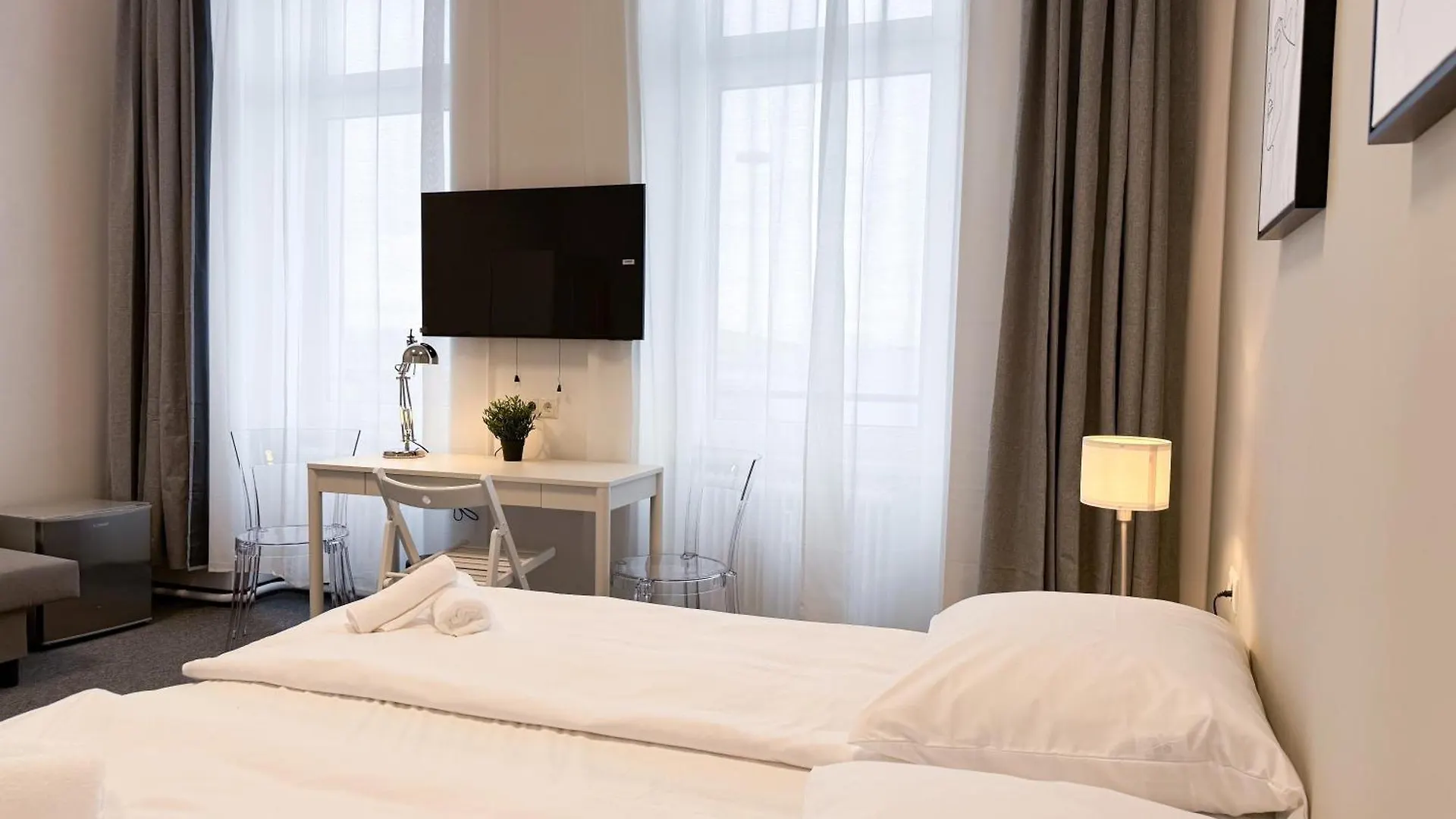 Stay At 140 Viena Albergue